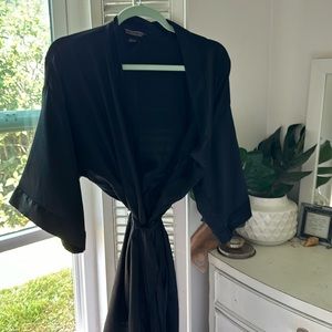 Victoria secret soft silk like robe black super comfy